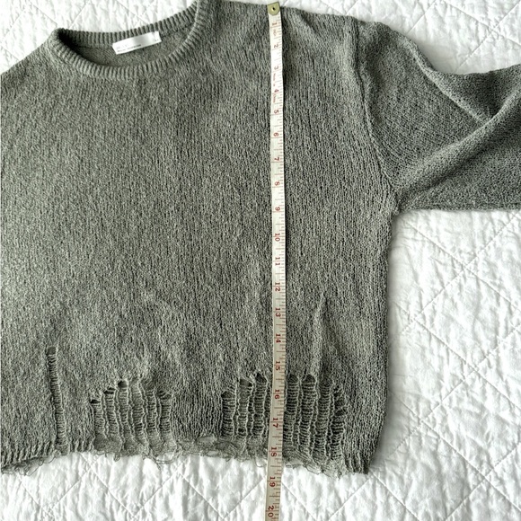 NWOT OAK + FORT Olive Green Crew Neck Sweater Soft Texture - Picture 6 of 11